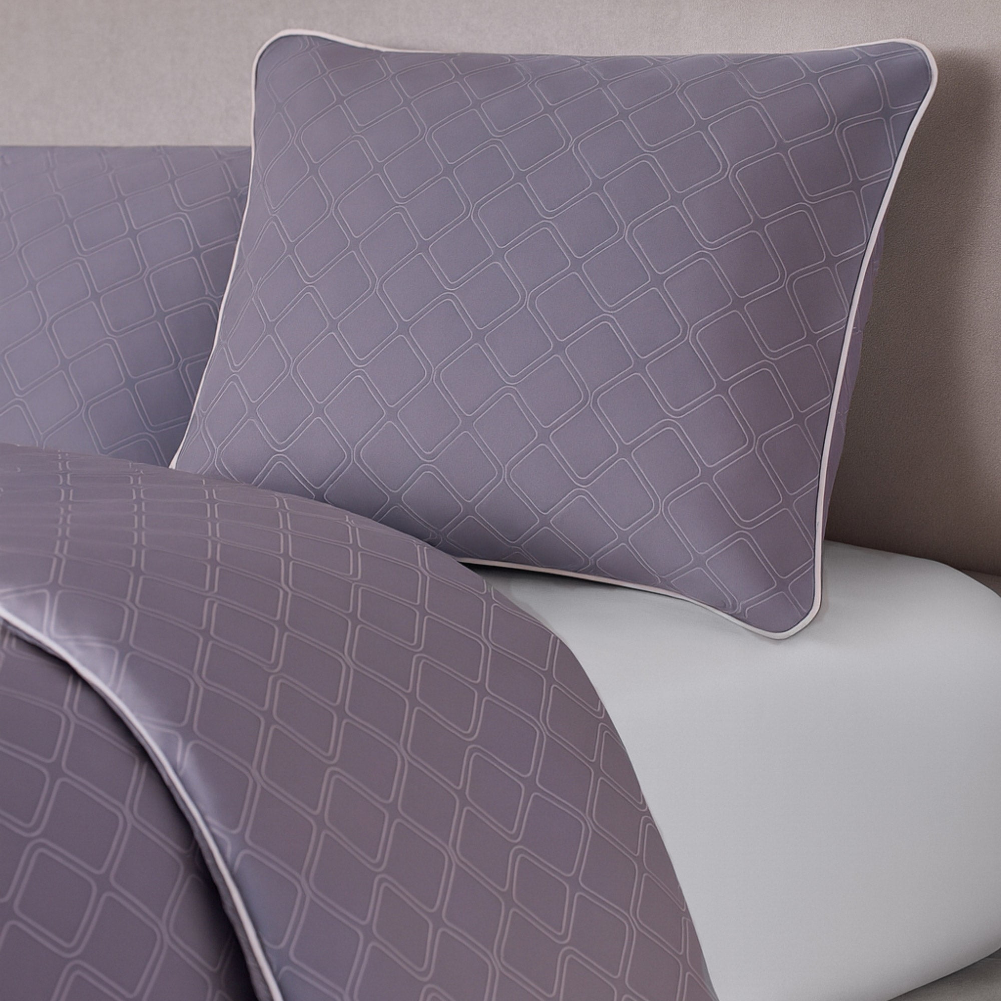 BedVoyage King Size Duvet Cover Set, Luxury 100% Viscose Derived from Bamboo, with Standard Shams, Button Closure/Corner Ties, Silky-Soft, Lightweight & Cooling, King/Cal King – Gray Geometric