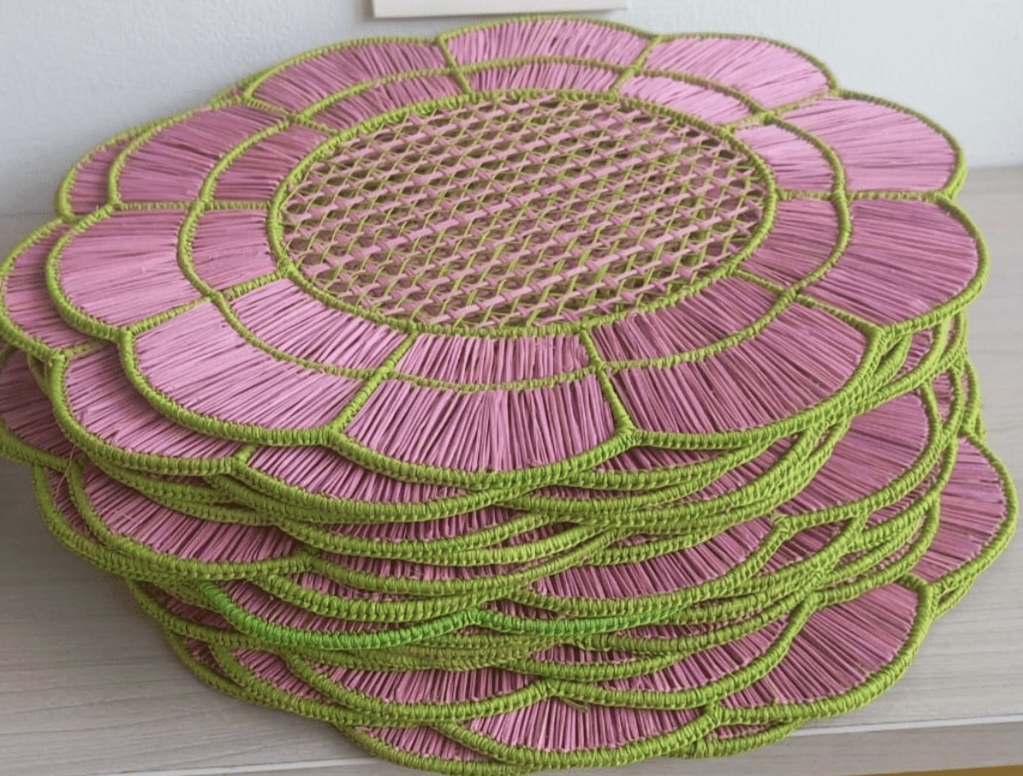 Blush Bloom Handwoven Placemat – Pink Iraca Palm Straw Table Decor