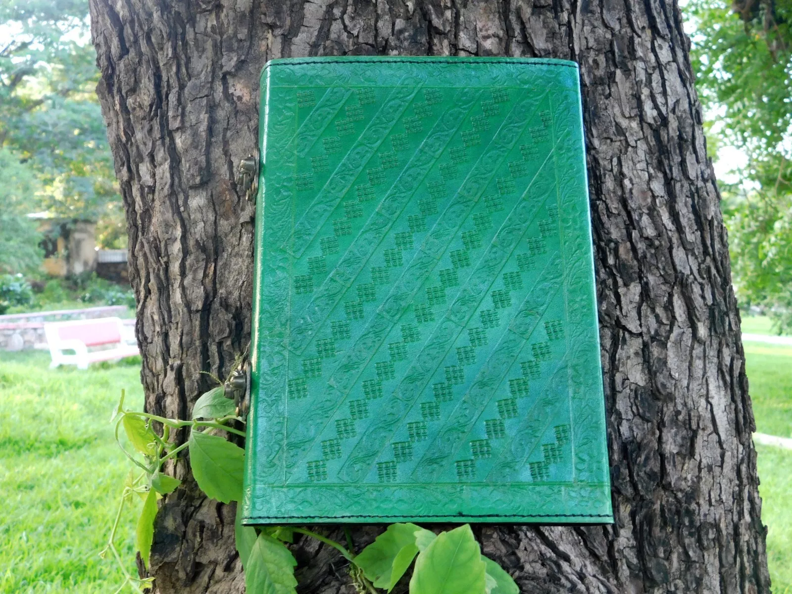 Handcrafted Embossed Design Vintage Leather Bound Journal Agate Stone Green Diary Blank Notebook For Men & Women