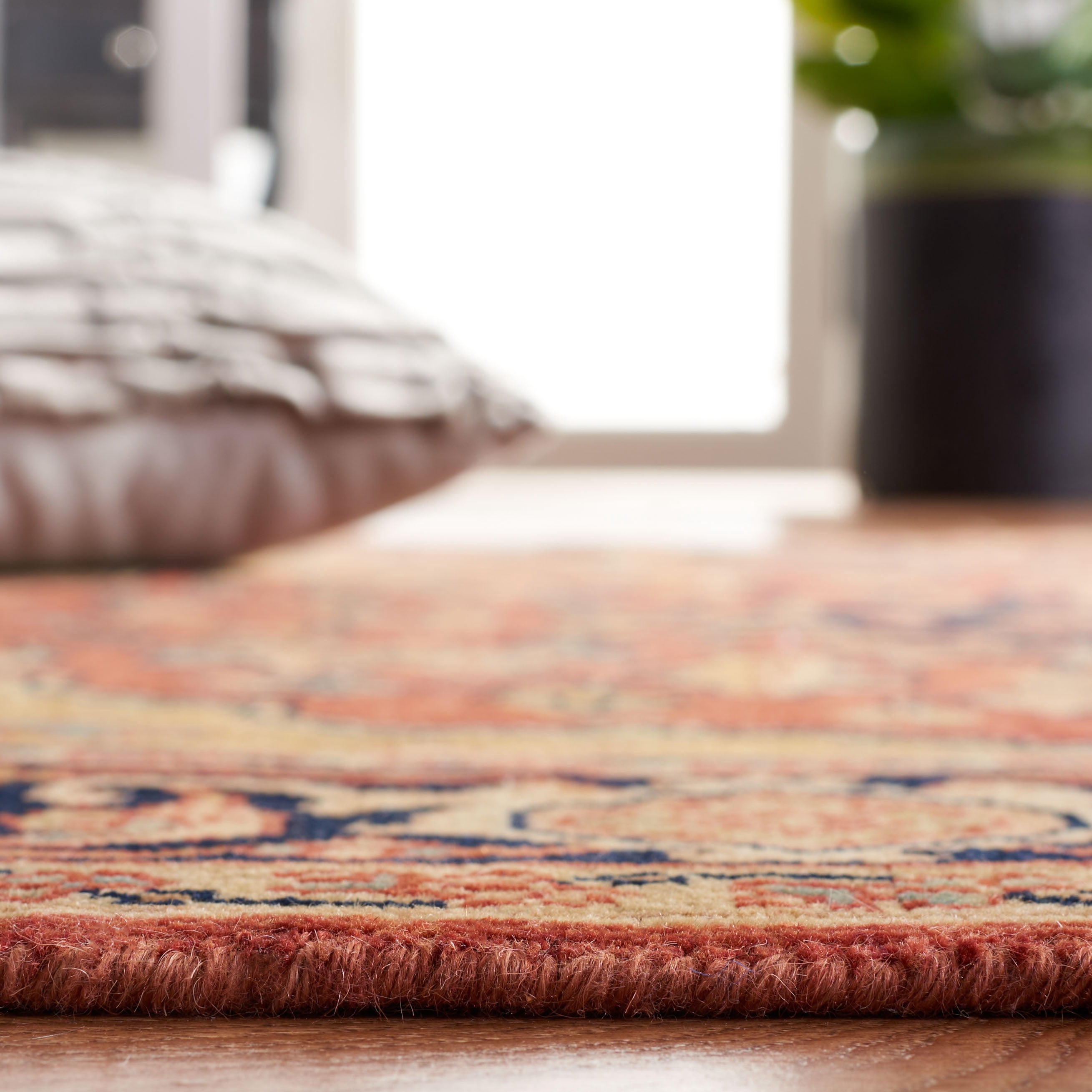 SAFAVIEH Heriz Janie Floral Wool Area Rug, Red/Multi, 4' x 6'
