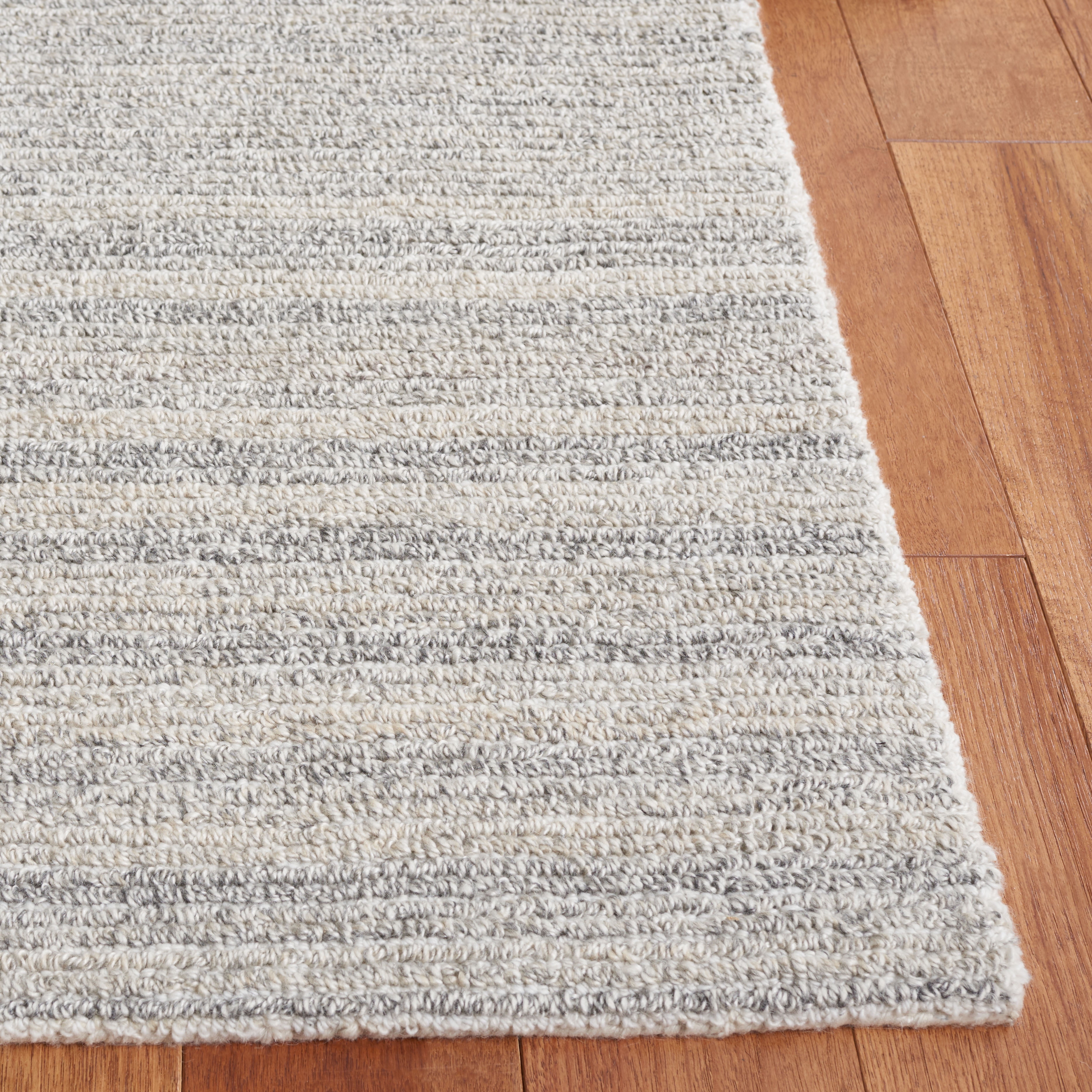 SAFAVIEH Ebony Adrian Striped Area Rug, Silver/Grey, 4' x 6'