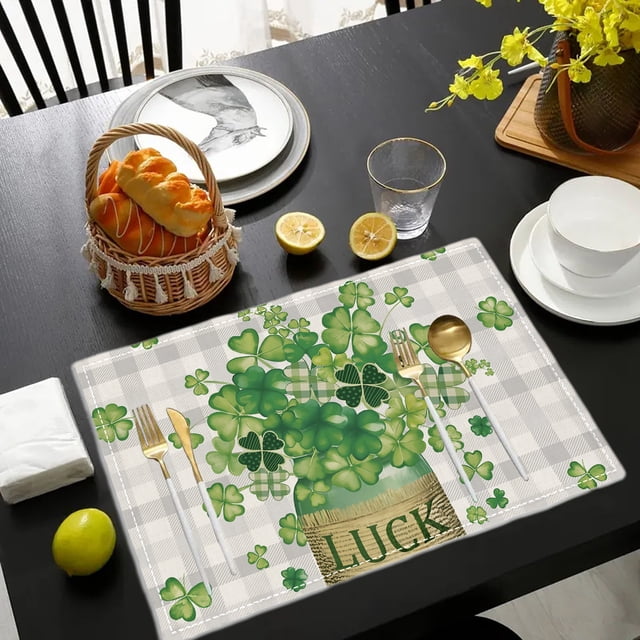 Xihbxyly Manteles Individuales Del Día de San Patricio, de Nailon Fácil de Limpiar, con Aislamiento Térmico, Diseño Antideslizante, Decoración para Mesa de Centro y Comedor, Color Verde, 42 X 32 Cm.