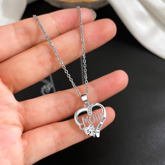 Homesteed Mom Necklace Heart Necklace for Women I Love You Mom Pendant Necklace Jewelry Gifts for Mom Mother's Day Birthday Anniversary