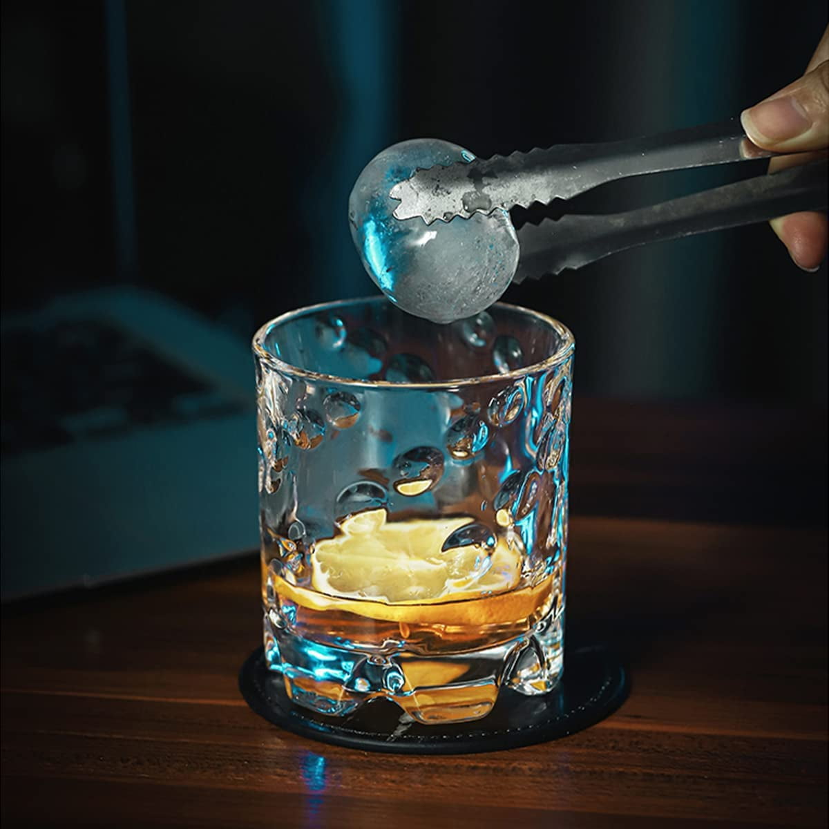 944 – 20 Oz. Period Whisky Bottle – Alfonso's Breakaway Glass Inc.
