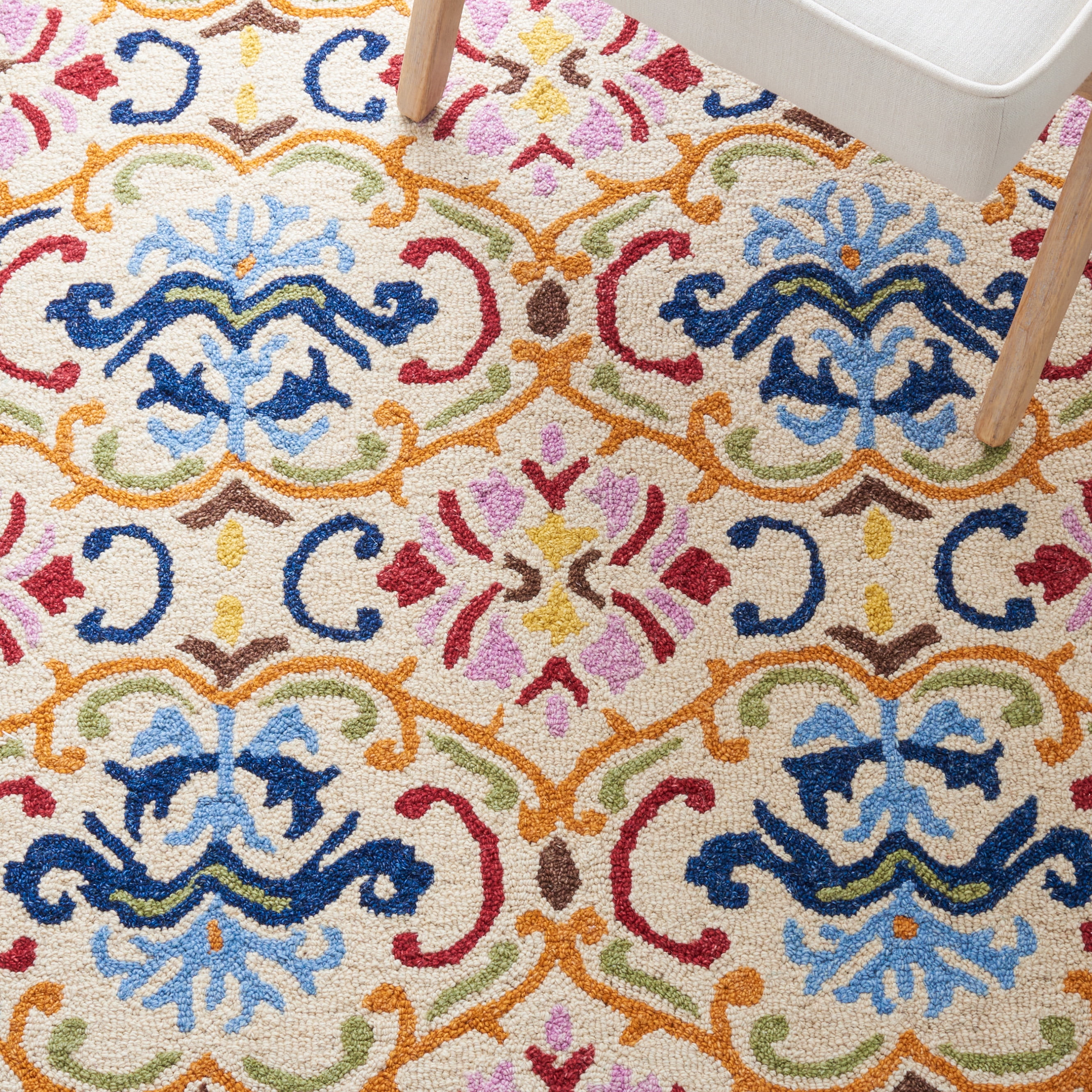SAFAVIEH Micro-Loop Carlene Medallion Area Rug, Beige/Blue, 4' x 6'