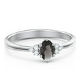 thumbnail image 1 of Bague Ovale avec Accents d'Épaule - Quartz Fumé (Juin), 1 of 5