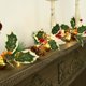 thumbnail image 1 of Guirnalda de luces navideñas con piñas, 2 m, 20 LED, luces navideñas con bayas rojas, campanas, guirnalda para jardín, decoración de árbol de Navidad para interior y exterior (E), 1 of 4