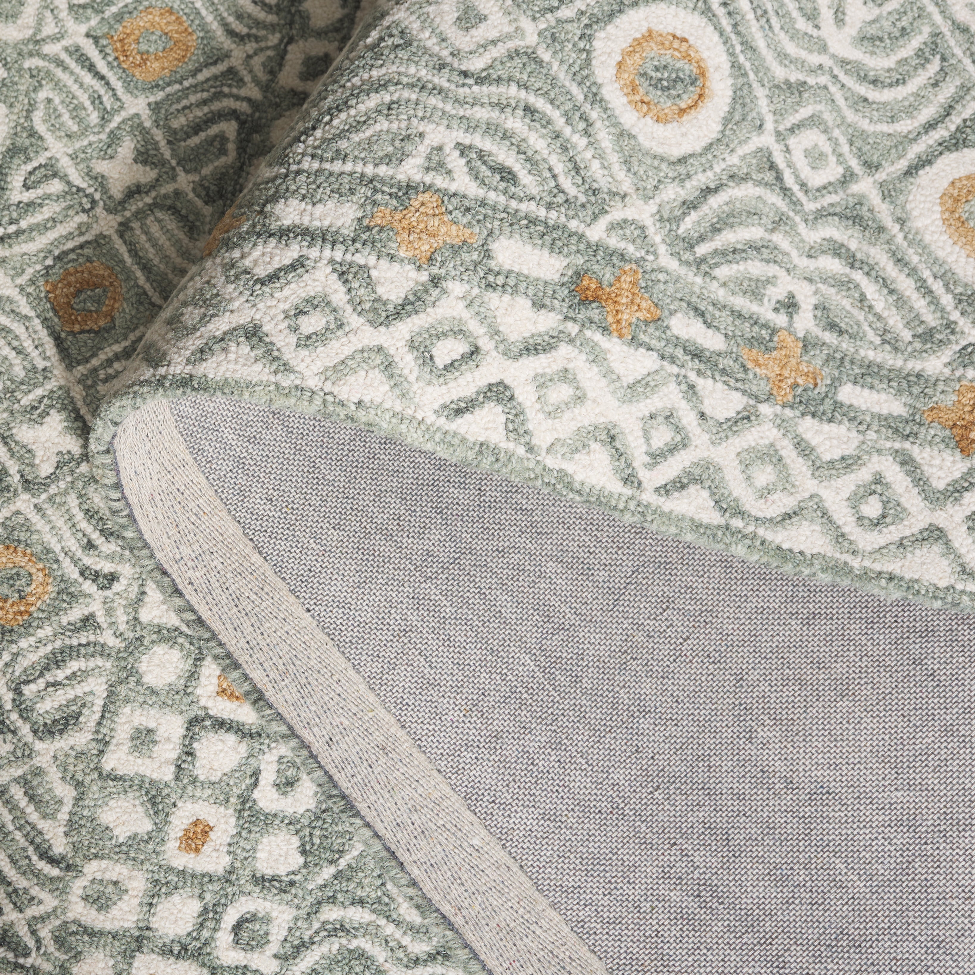 SAFAVIEH Micro-Loop Blazhe Floral Area Rug, Green/Ivory, 5' x 5' Square