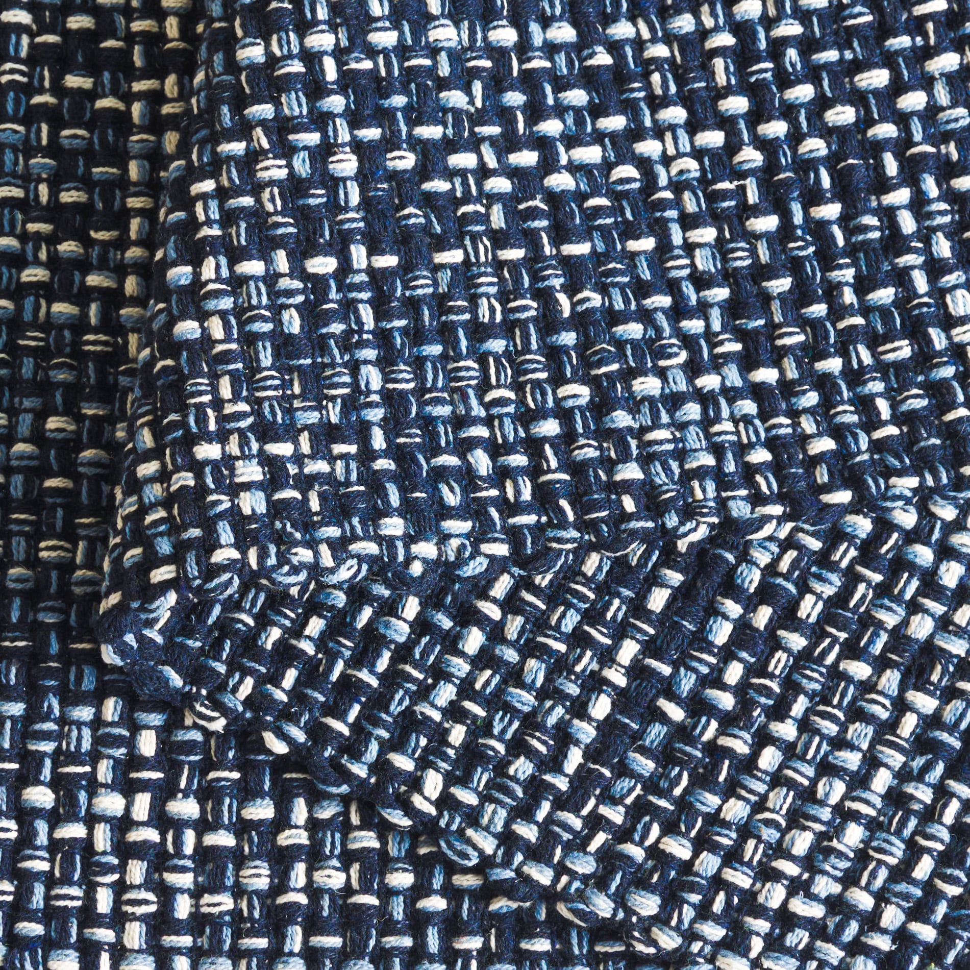 SAFAVIEH Montauk Ombre Solid Area Rug, Navy, 6' x 9'