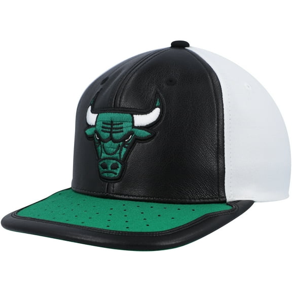 Men's Mitchell & Ness White/Green Chicago Bulls Day One Snapback Hat