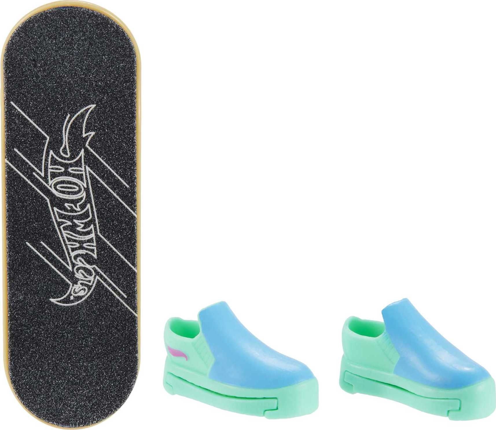 Hot Wheels Skate Fingerboard & Skate Shoes, Toy for Kids 5 Years Old
