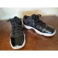 thumbnail image 2 of Ni - ke Ni - ke Air Jordan Boys Youth Black White Sneakers Sz 5Y 528896-001, 2 of 5