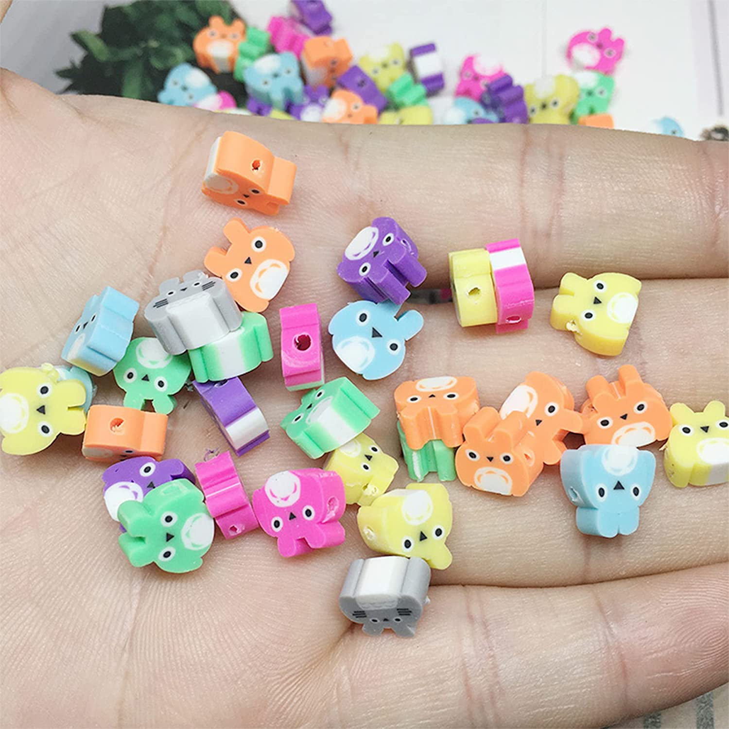 Gushu 200 Pcs Animal Clay Beads Charms for Bracelet Making Kit, Cute Flat  Polymer Heishi Spacer Animal Beads for Jewelry Necklace Earring Making