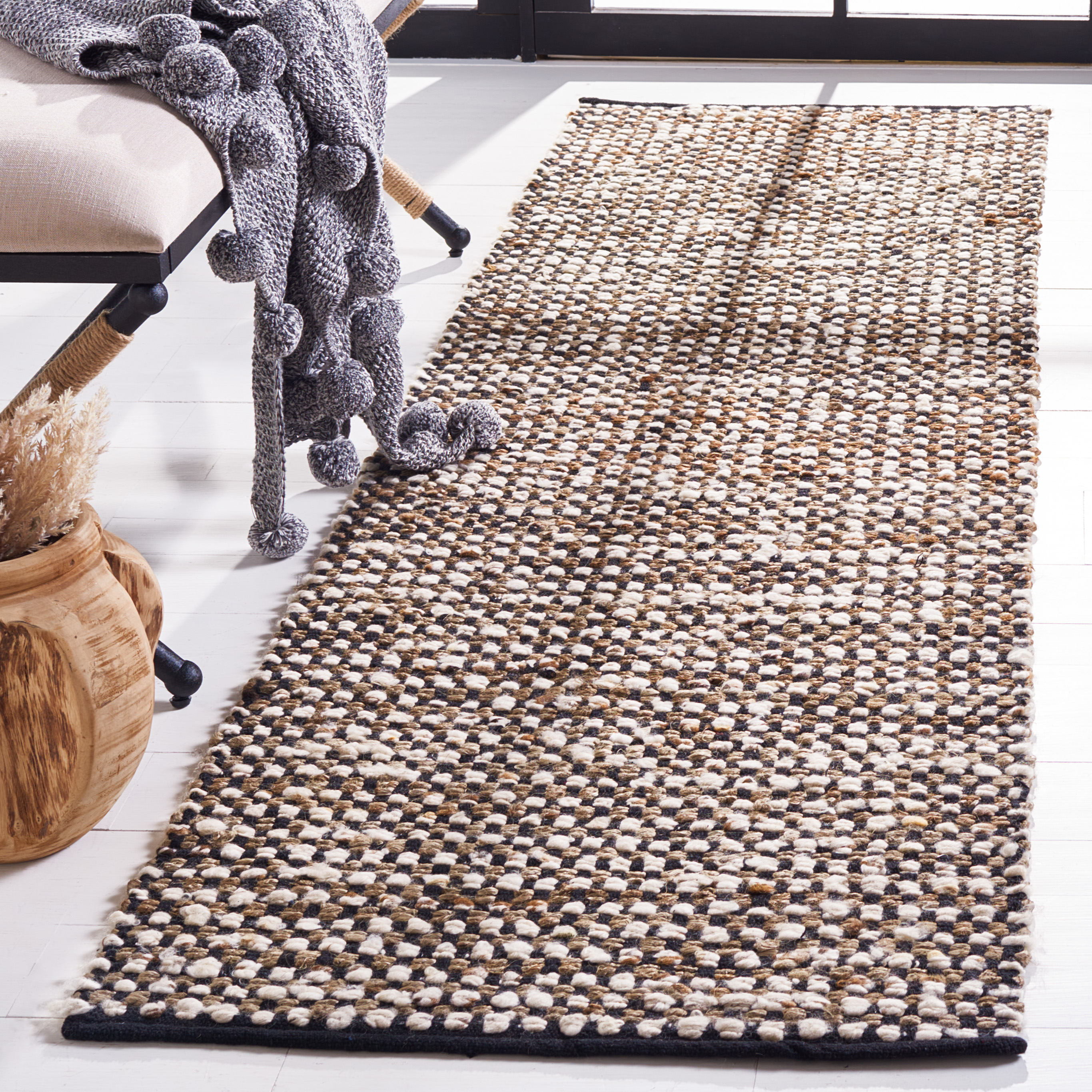 SAFAVIEH Natura Greg Geometric Runner Rug, Black/Ivory, 2'3" x 12'