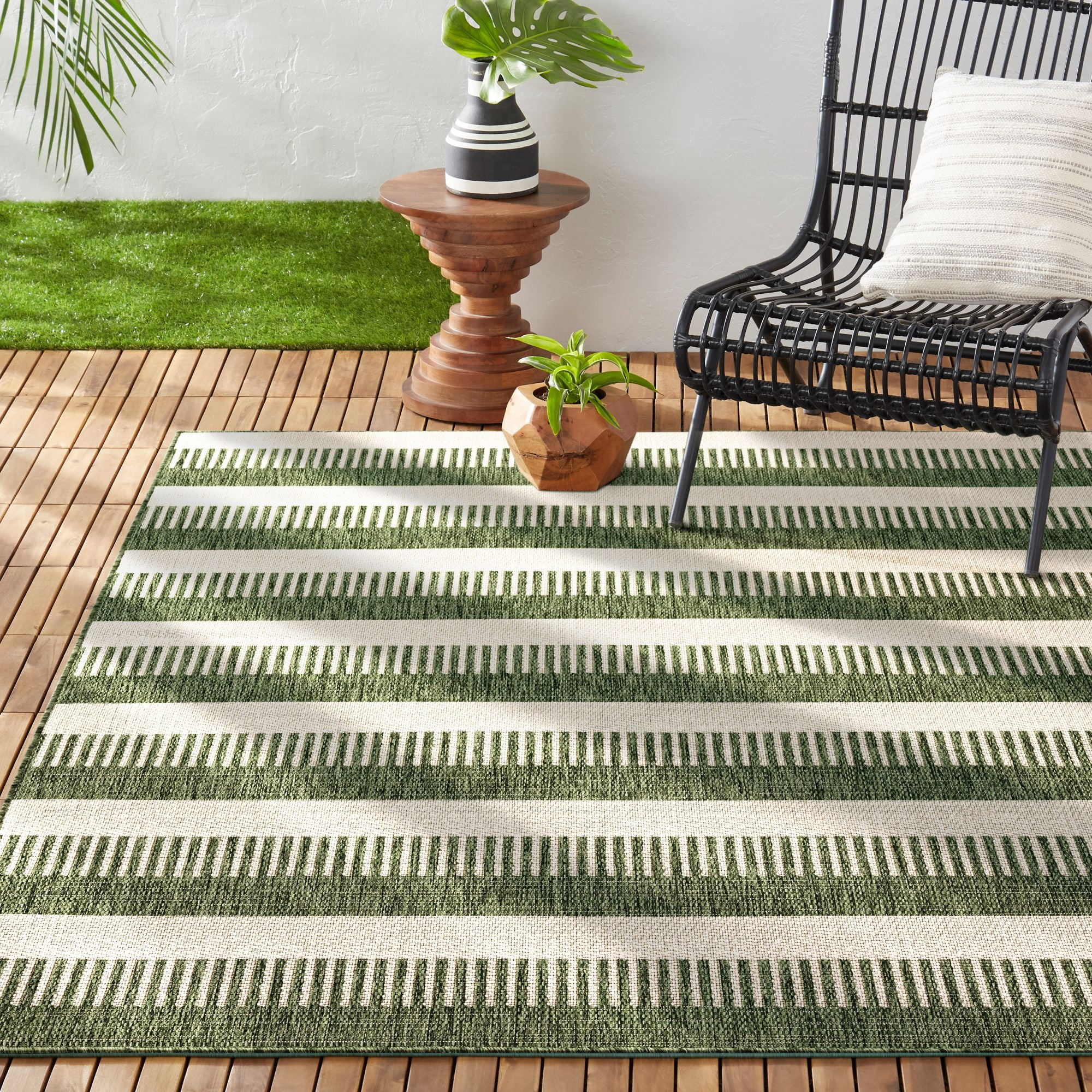 Nicole Miller New York Patio Country Charlotte Modern Striped Indoor/Outdoor Area Rug, Light Green/Ivory , 5'2"x7'2"