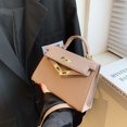 thumbnail image 2 of Bolsos de mujer de alta gama 2025, nuevo estilo popular, bolso bandolera de mano de color sólido a la moda que combina con todo., 2 of 5