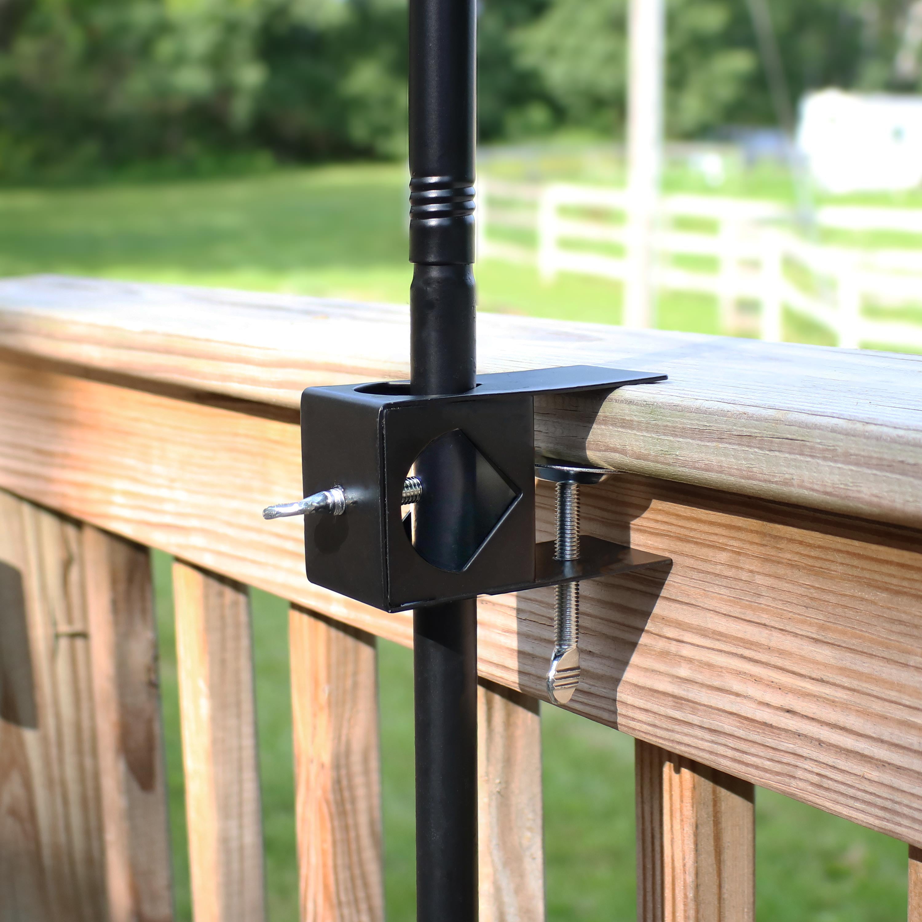 Sunnydaze Deck Clamp for Outdoor Torches to Mount to Handrail/Railing