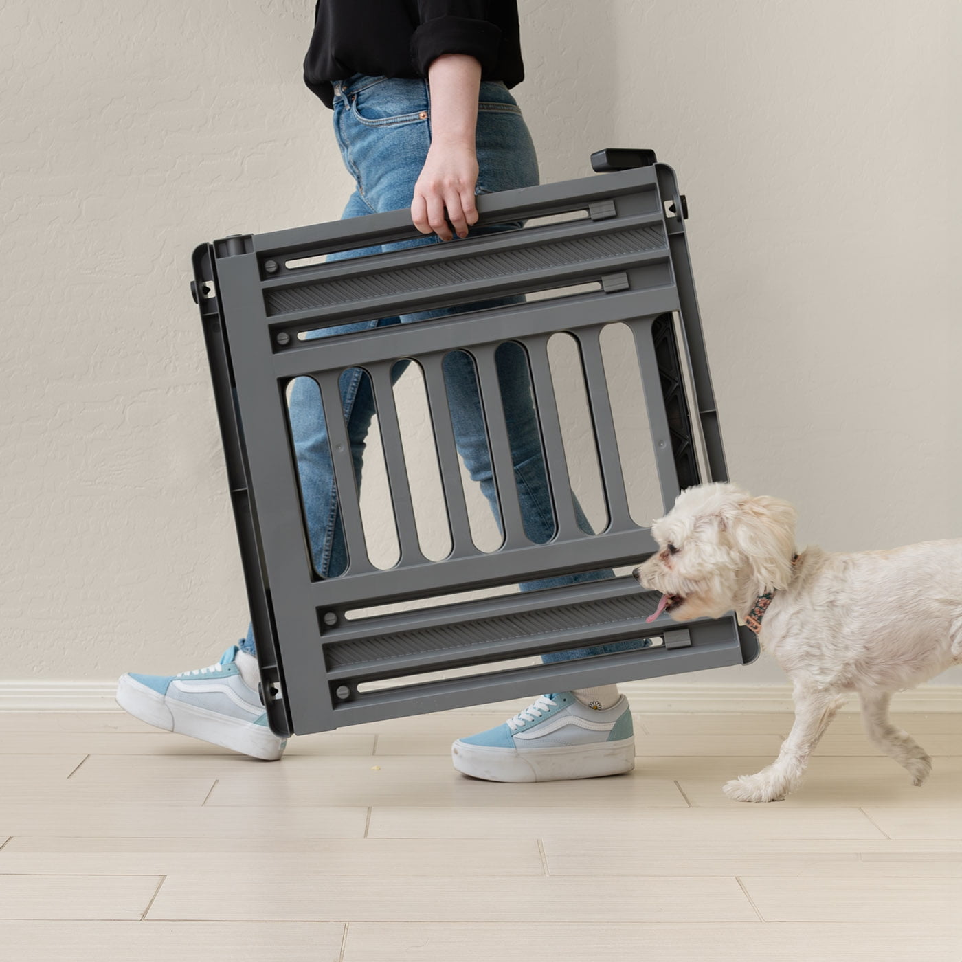 IRIS 24"-39" Portable Expandable Pet Gate, Adjustable Pet Barrier for Puppy Small to Medium Dogs Fits Most Doorways