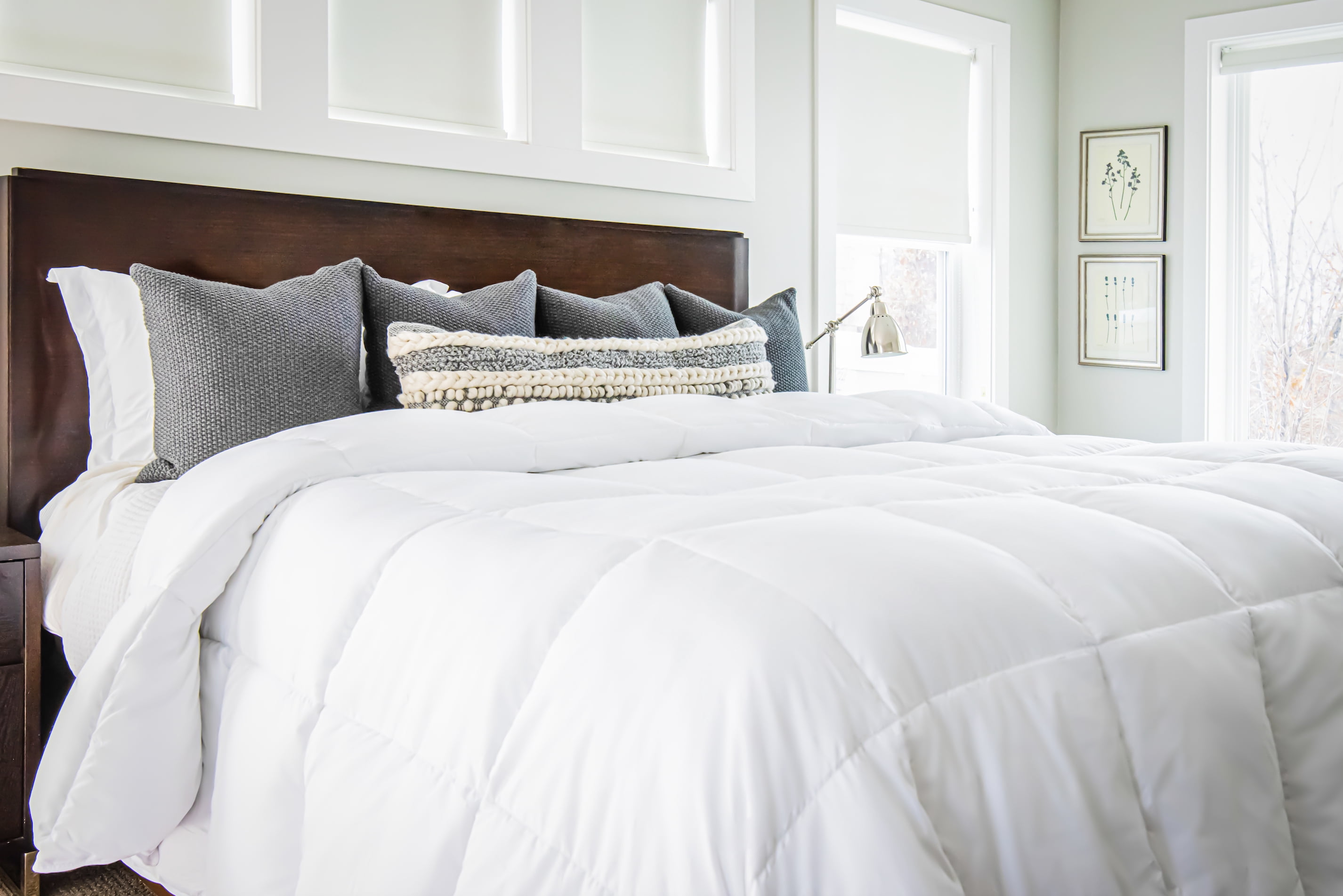 Gray Eagle Oversized King Comforter, White, Includes Free Duvet Cover Set, All Season Down Alternative Comforter King, Extra Large King Comforter, Fits California King 120 x 98 inches