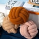 thumbnail image 4 of Almohada de bola anudada tejida a mano, almohada Sherpa para decoración del hogar, almohada para sofá, cojín para cabecera, diámetro de 28CM, gris claro oso de fresa Electrónica, 4 of 7