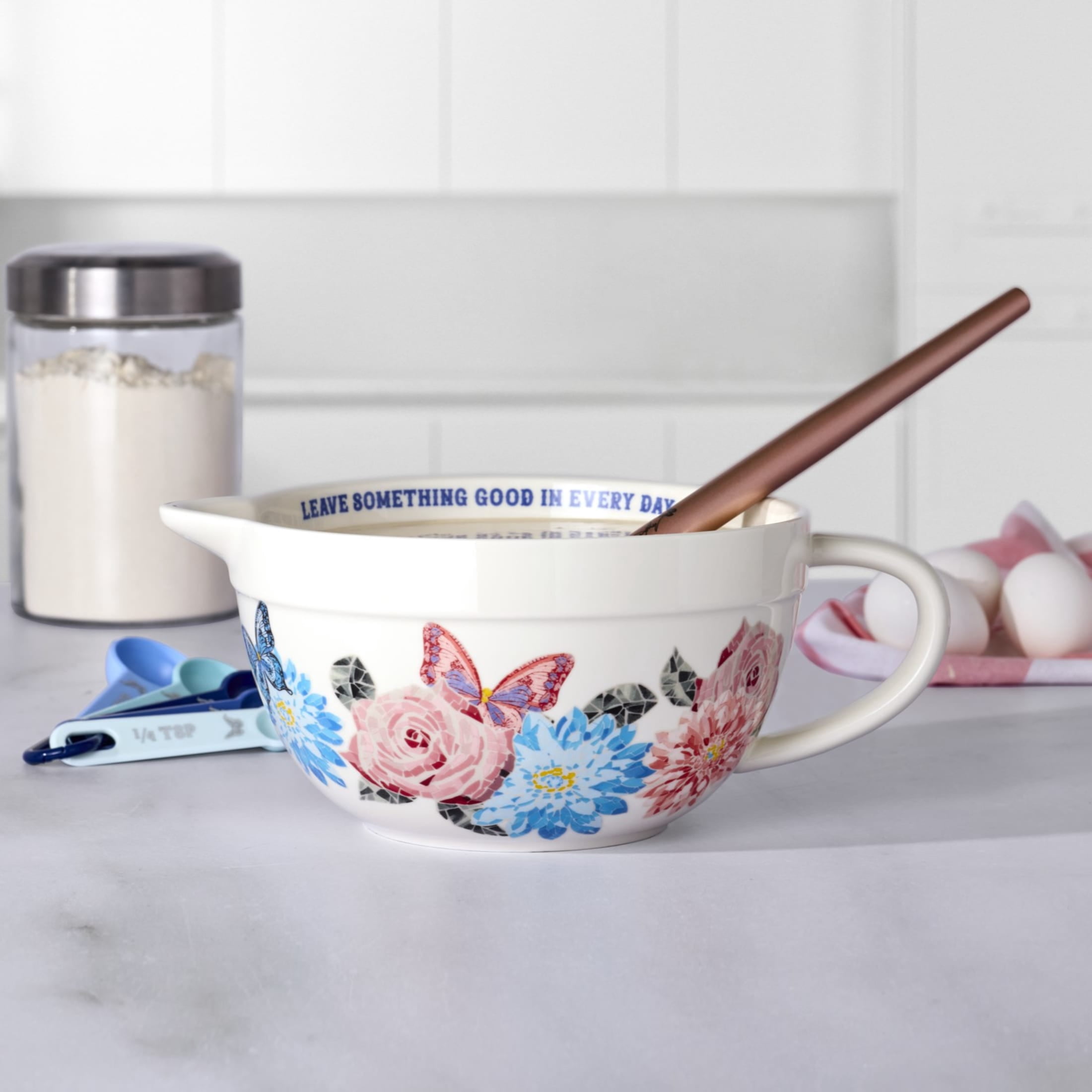 Dolly Parton 2.5 Quarts Ceramic Batter Bowl