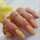 thumbnail image 1 of Uñas postizas medianas, uñas postizas de almendra, uñas postizas de remolino amarillo, uñas postizas acrílicas lindas para mujeres y niñas, 24 piezas, 1 of 5