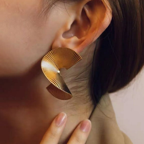 TEHAUX Golden Bohemian Statement Earrings for Women, Lightweight Alloy Fashion Jewelry, Stylish and Comfortable Accessories