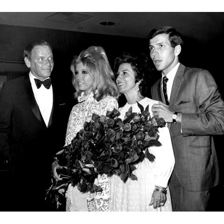 Frank Sinatra with his family Photo Print - Walmart.com ...
