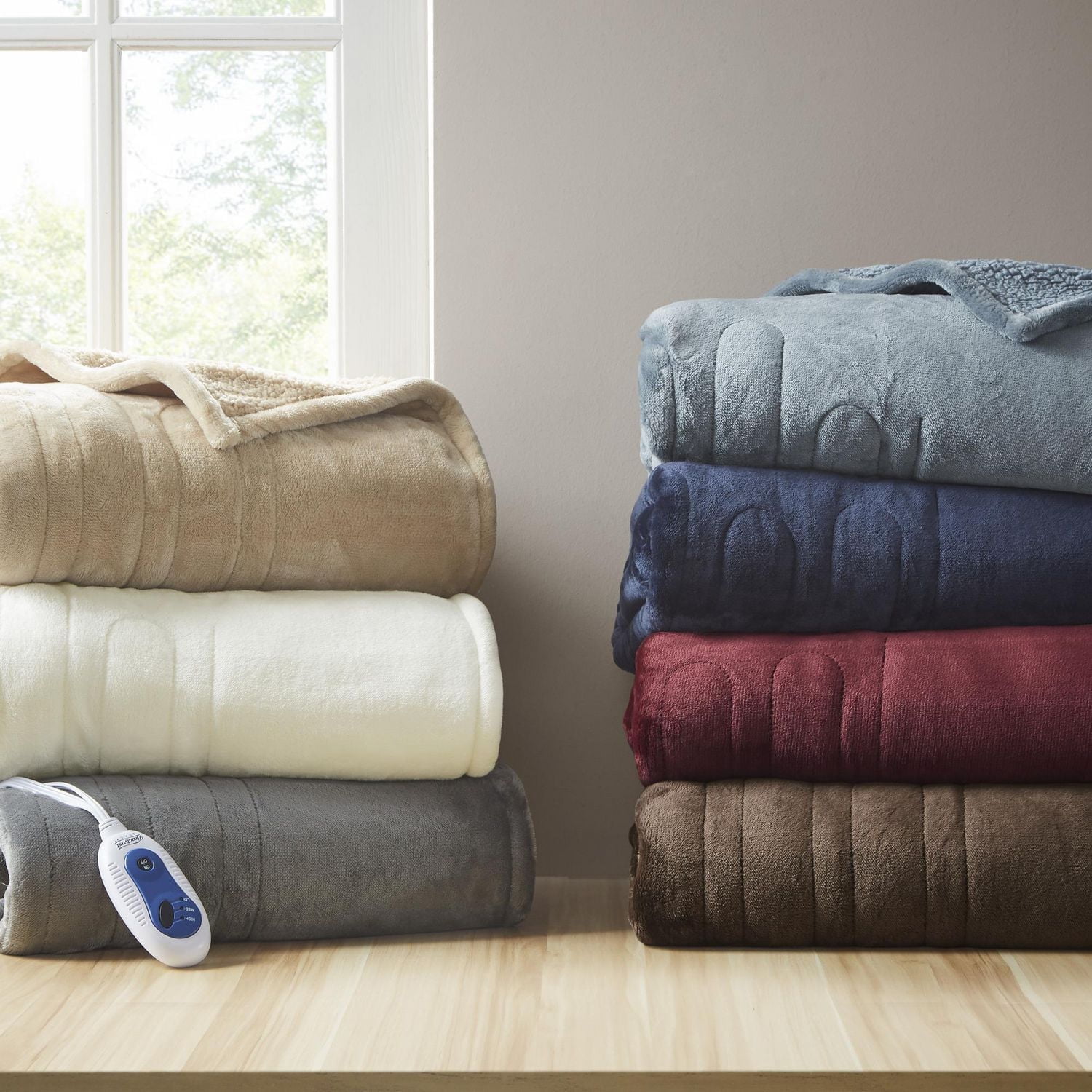 Home Essence Apartment Heated microlight to teddy fleece throw