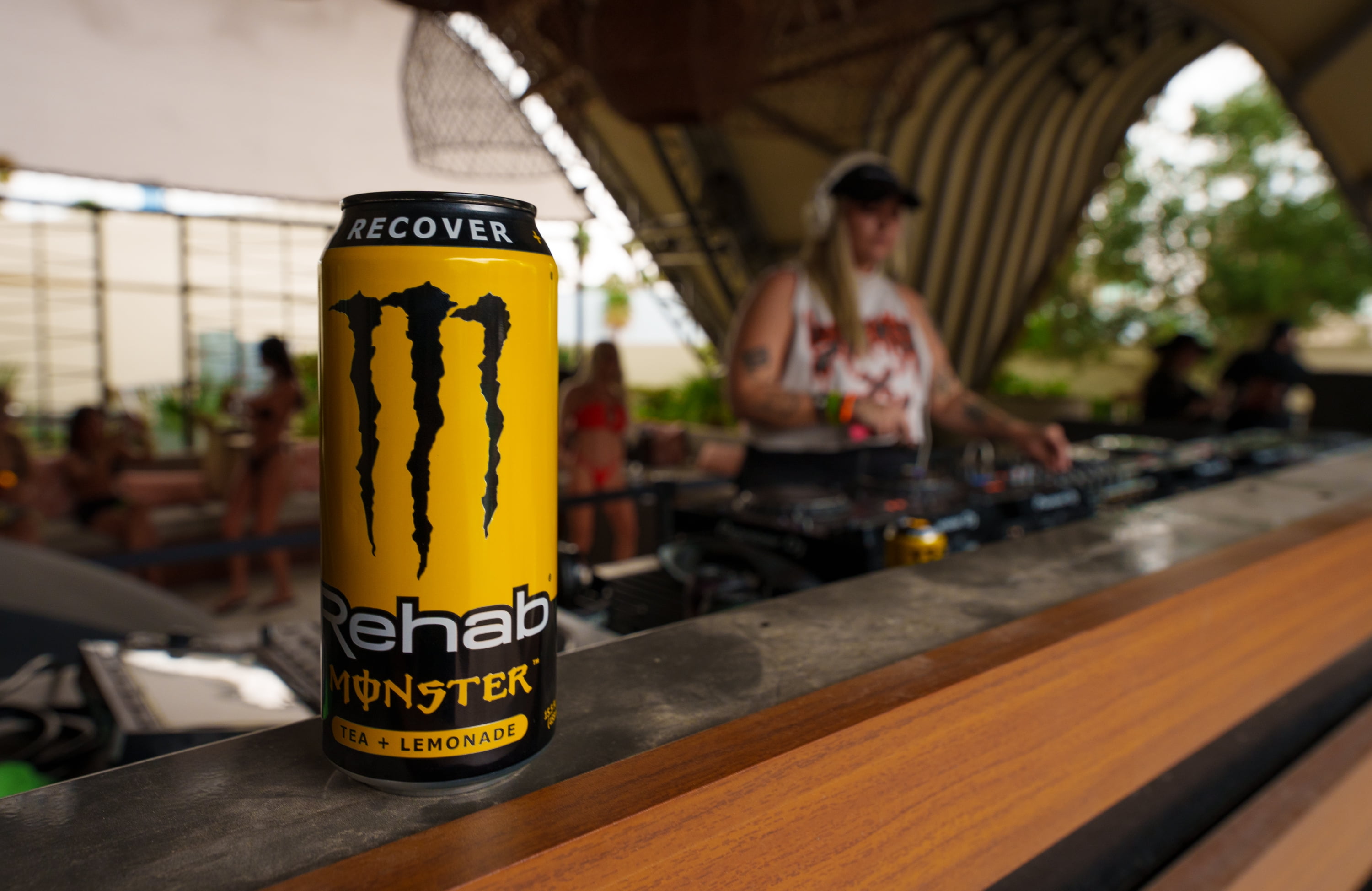 Monster Rehab Tea Lemonade Energy Drink, 1 count, 15.5 fl oz