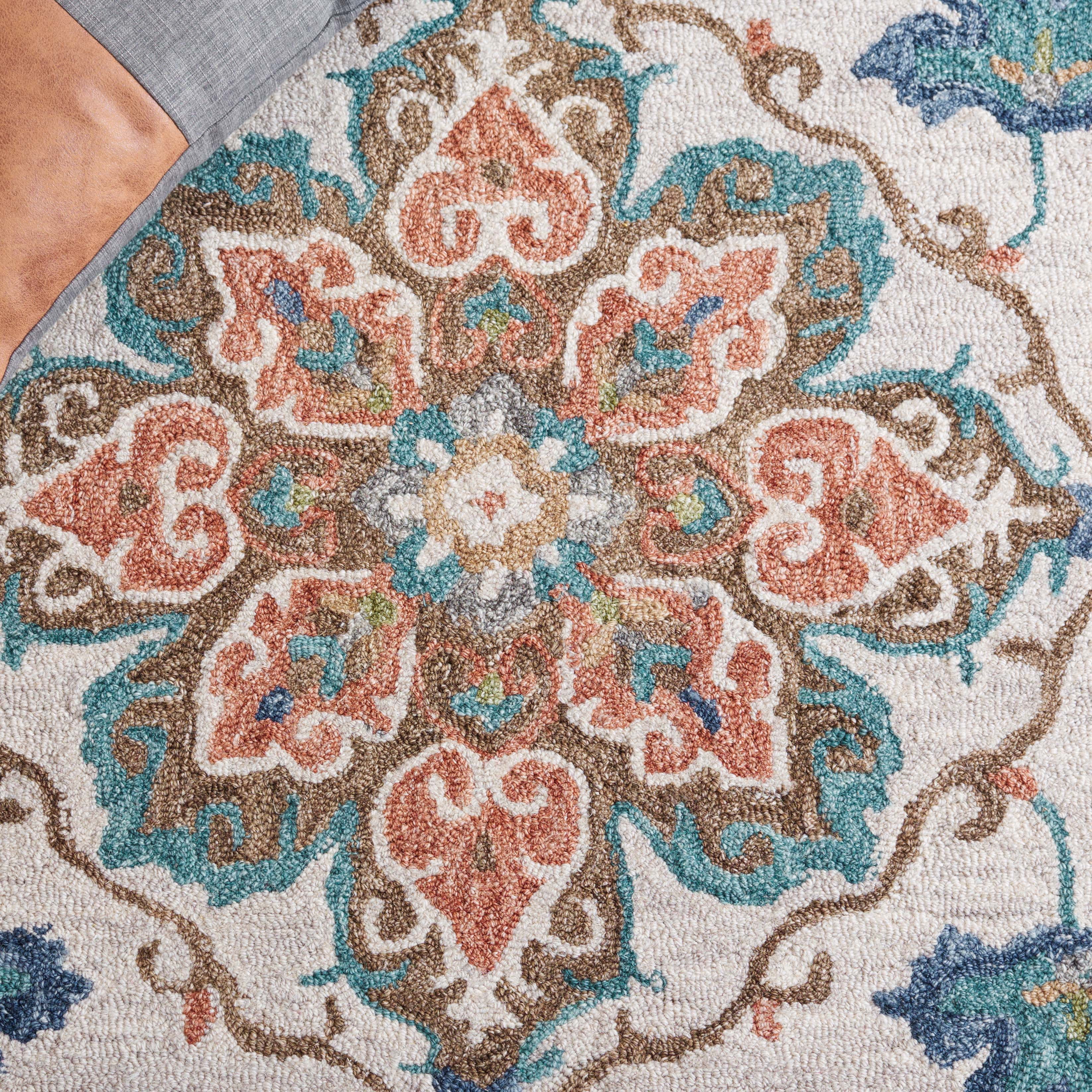 SAFAVIEH Blossom Vernon Floral Area Rug, Beige/Blue, 4' x 6'