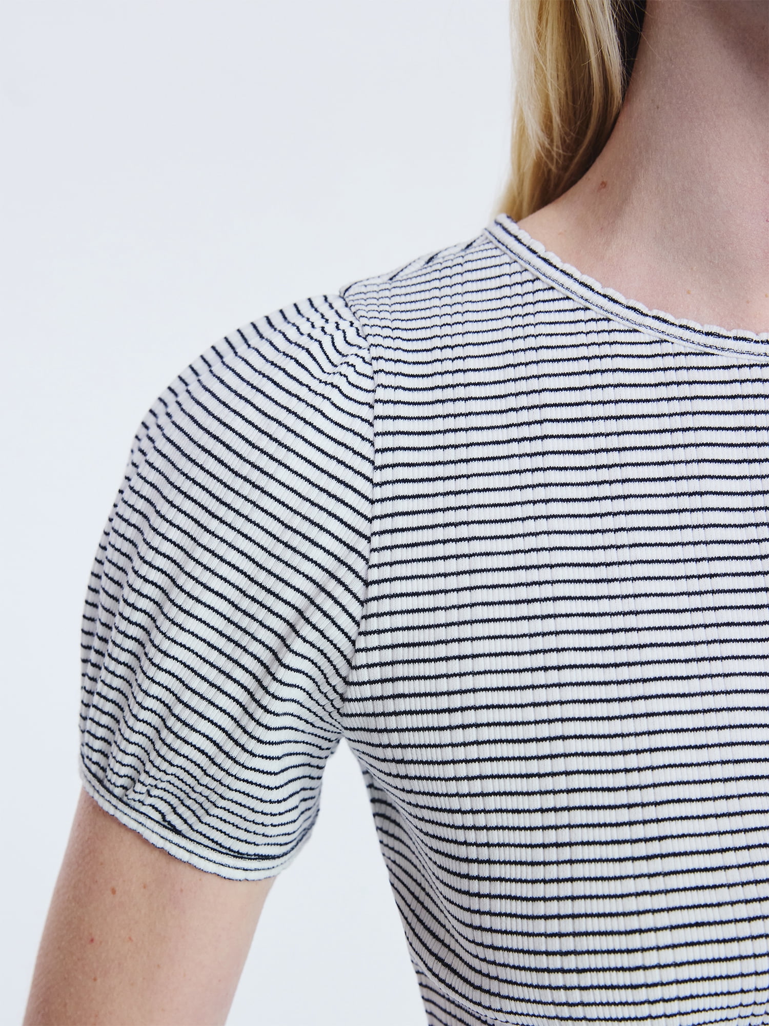 Free Assembly Women's Crewneck Top with Short Puff Sleeves, Sizes XS-XXL