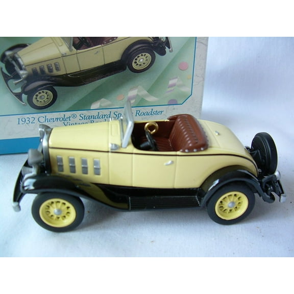 Hallmark Ornament: 1999 Chevrolet Standard Sports Roadster-1932 | QEO8379