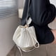thumbnail image 5 of Bolso Bolsos cruzados de hombro plisados ​​de moda Bolsos de mujer de cuero PU (Beige), 5 of 5