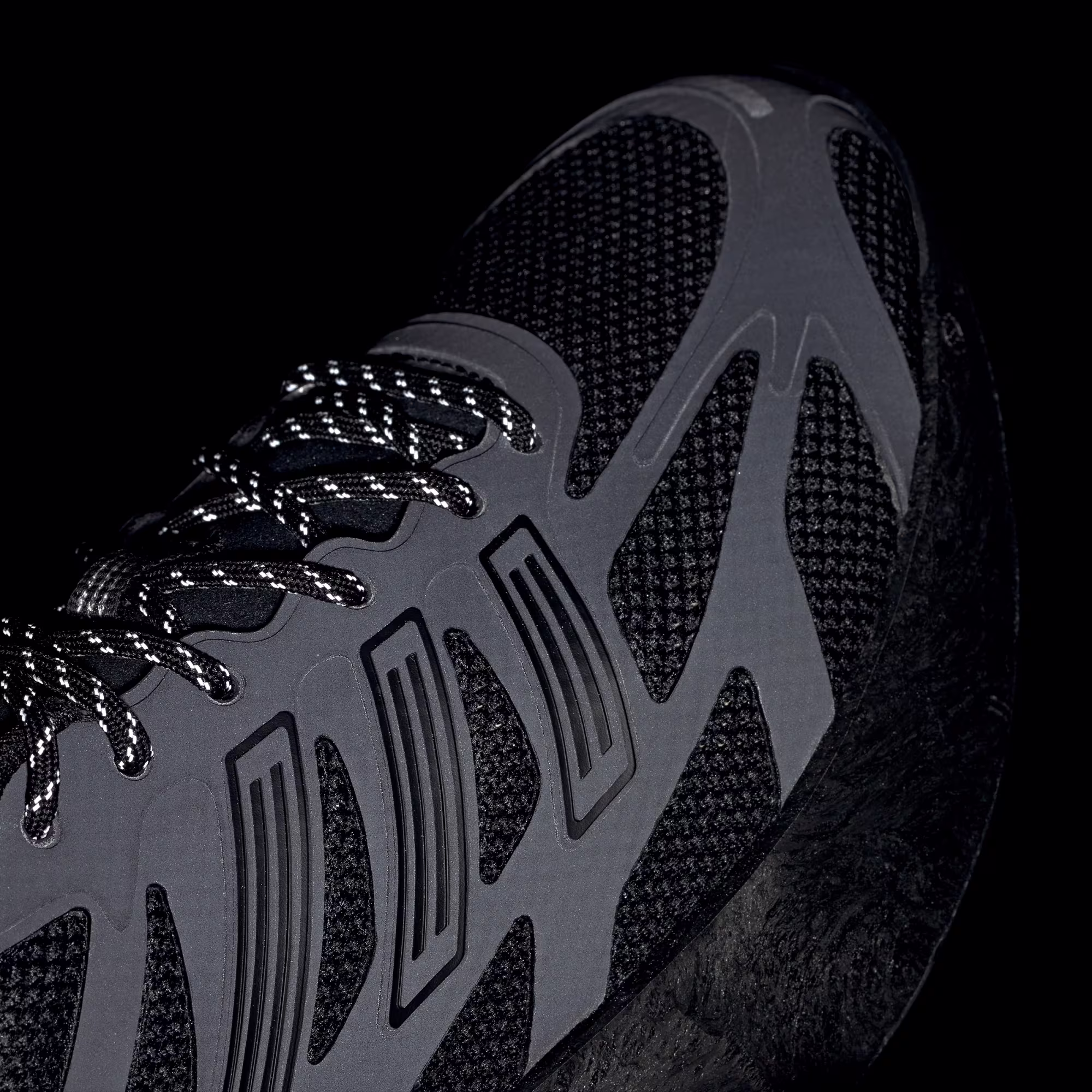 thumbnail image 2 of TENIS ADIDAS ADIZERO ARUKU SWIRLFOAM CORE BLACK IRON METALLIC, 2 of 5