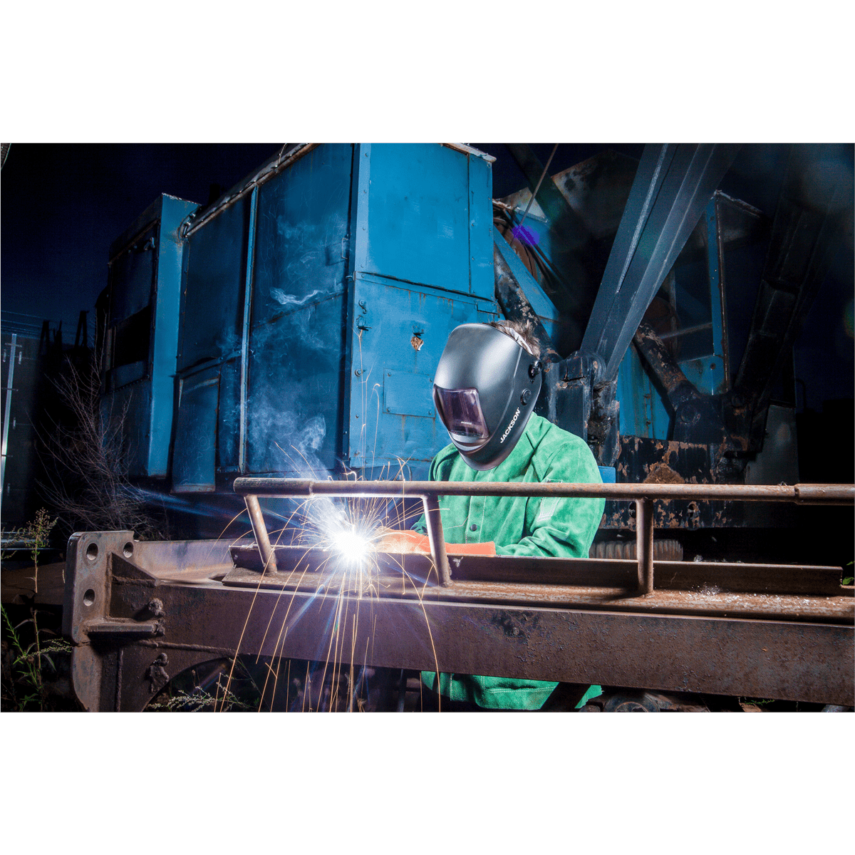 Jackson Safety Welding Helmet - Auto Darkening - Thermoplastic - 3.86" x 3.23" Viewing Area - Shade 3/4-14 Translight ADF 1/1/1/1 - 370 Speed Dial Headgear - Black - Translight+ 555 Series