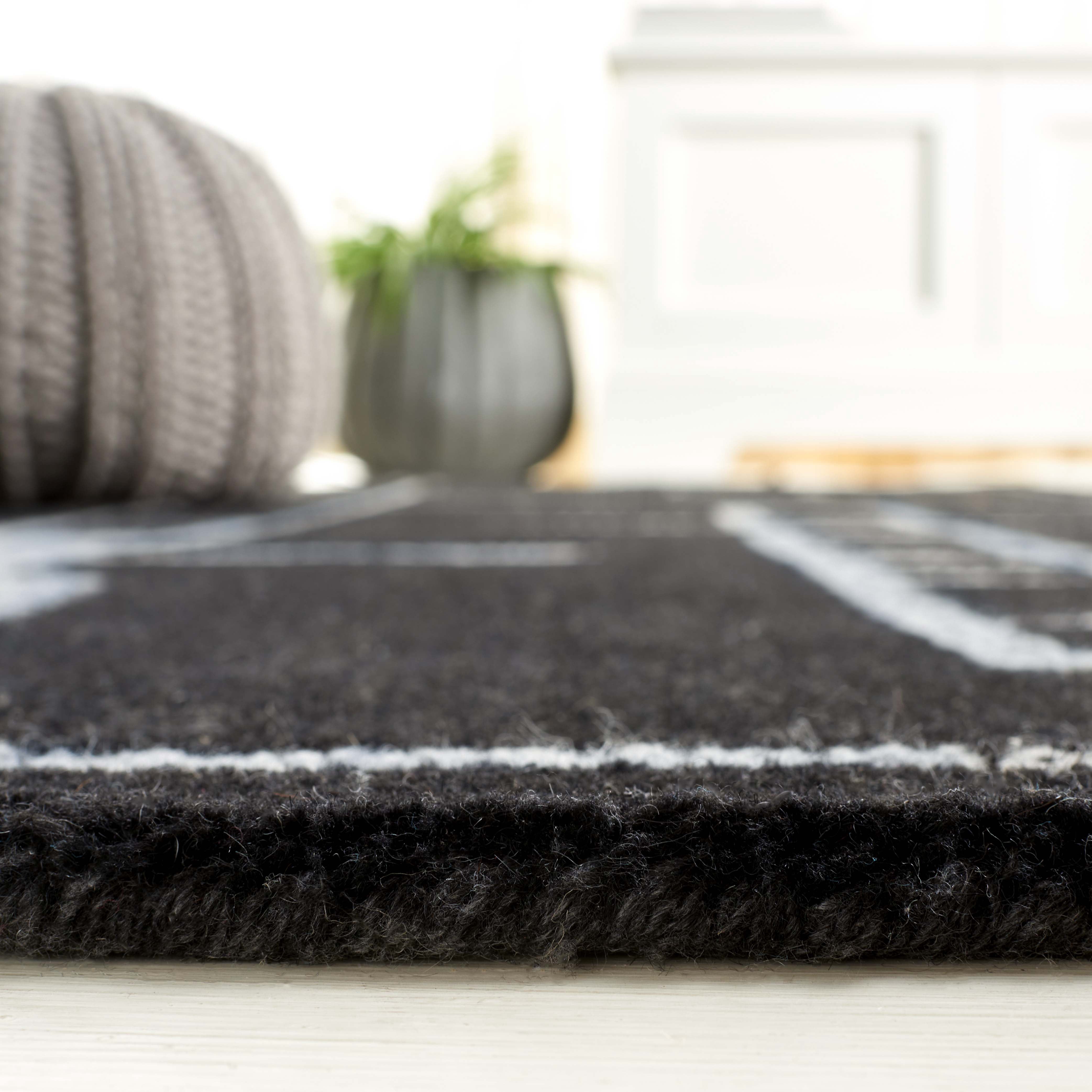 SAFAVIEH Fifth Avenue Della Abstract Area Rug, Black/Ivory, 6' x 9'