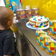 thumbnail image 4 of Roaring Good Time: 12 cajas de palomitas de ma&iacute;z, kit de fiesta para cumplea&ntilde;os, 4 of 7