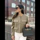 thumbnail image 4 of Chaqueta Blazer Corta para Mujer, Sin Cuello, con Botones, Estilo Informal de Negocios, para Otoño e Invierno Color Oliva XS, 4 of 7