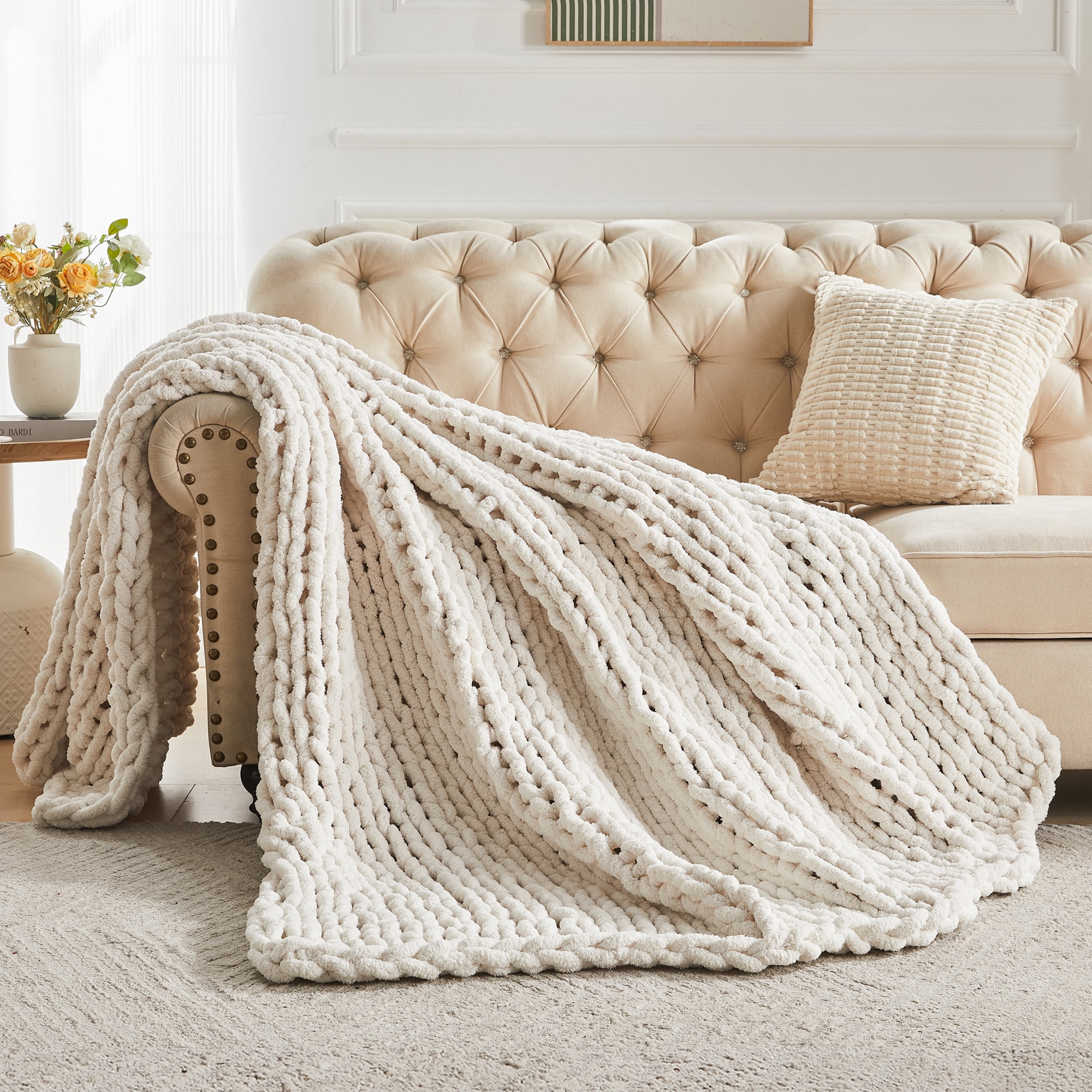 Carriediosa Chunky Knit Throw Blanket Handmade Soft Throws for Couch Sofa Bed, 60" x 80" Cream White