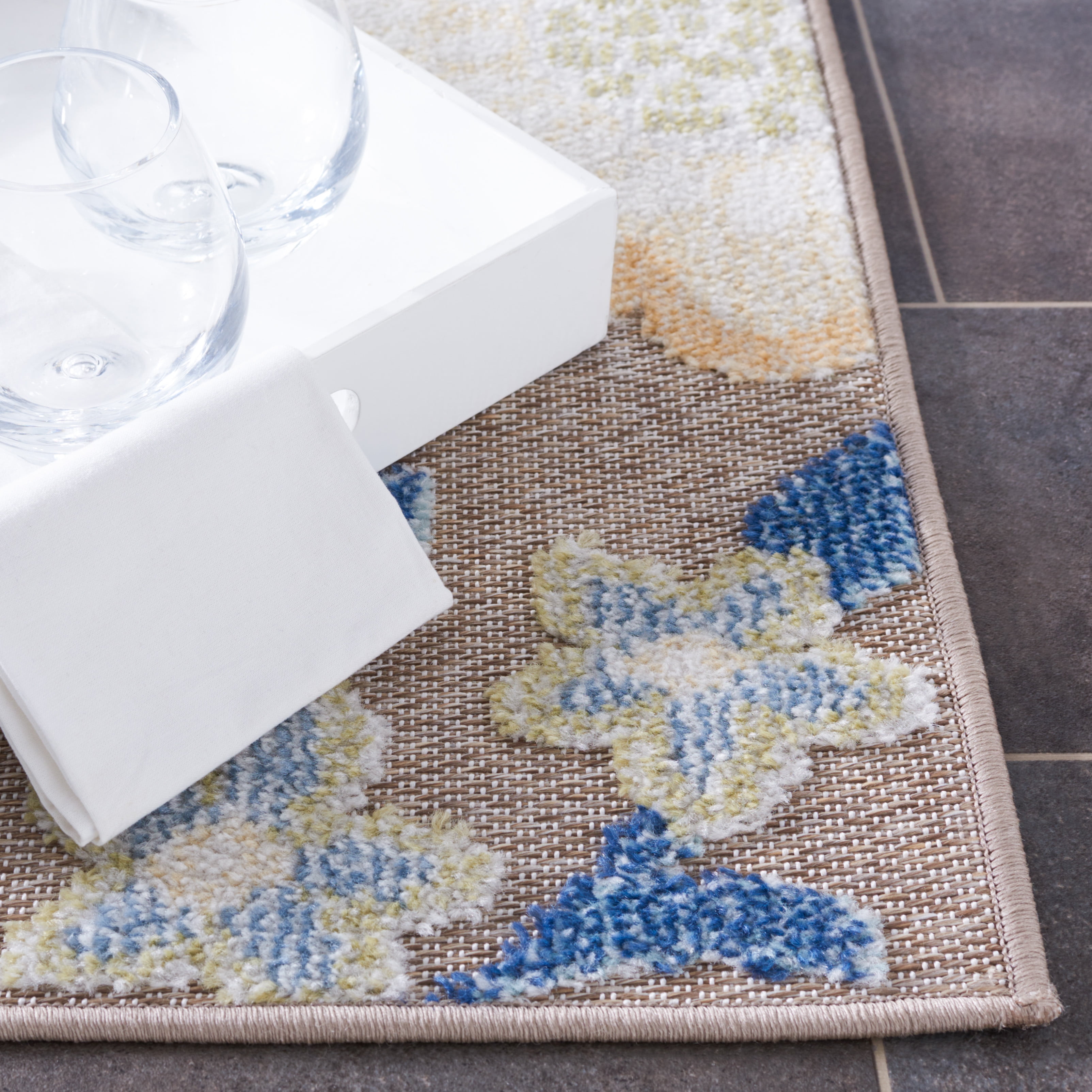 SAFAVIEH Sarasota Averill Floral Indoor/Outdoor Runner Rug, Navy/Brown, 2'3" x 9'