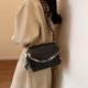 thumbnail image 3 of Bolso bandolera de un solo hombro con cadena, cuadrado, pequeño, sencillo, estilo occidental, para mujer, 2025, 3 of 5
