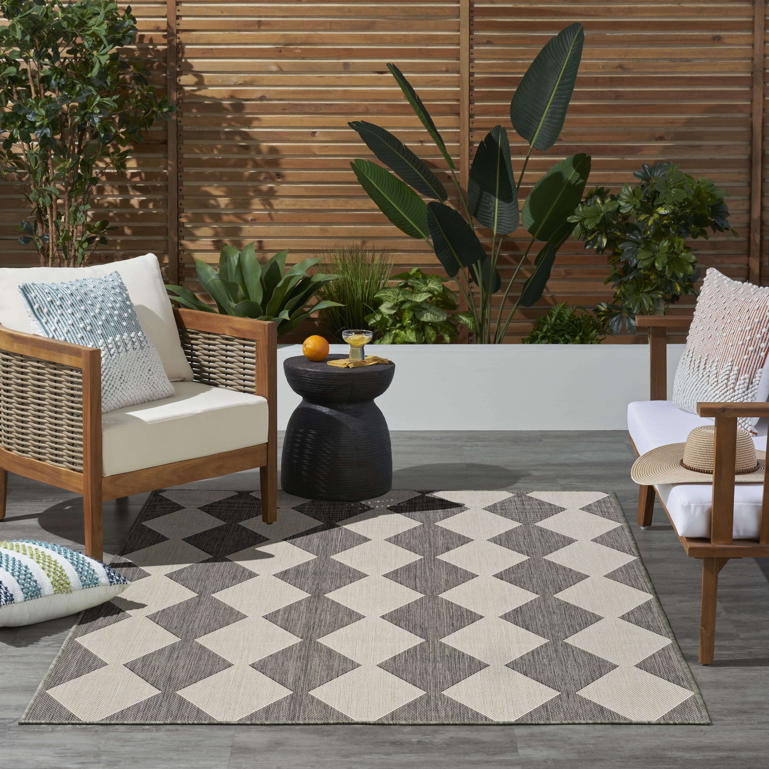 Nourison Positano Indoor/Outdoor Charcoal 4' x 6' Area Rug (4x6)