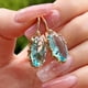 thumbnail image 4 of Pendientes con hebilla de ocho garras y gancho para la oreja con incrustaciones de circonitas de la serie Treasure Color de estilo vintage Palace, 4 of 4