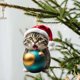 thumbnail image 1 of LUVCLS Adorno de árbol de Navidad con forma de gatito, acrílico, divertido adorno de gato, colgantes para colgar, 1 of 7