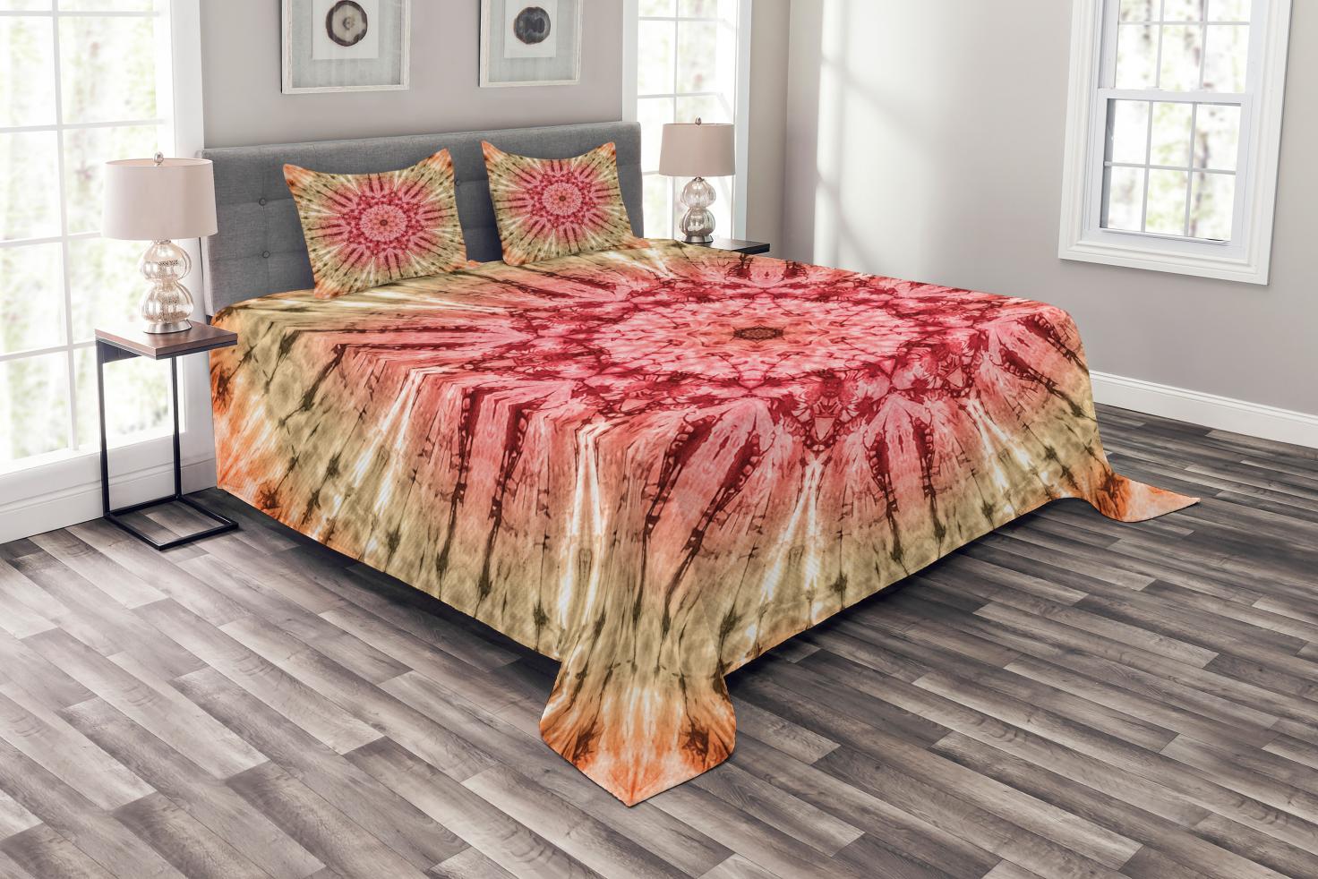 Batik Bedspread Set, Gradient Circle Batik Pattern with Spectral Pleats