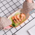 thumbnail image 4 of Juego de 2 (negro + naranja) Mini guantes de horno de silicona resistentes al calor, antideslizantes con lazo para colgar para microondas y horno, agarraderas para cocinar JM, 4 of 5