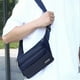 thumbnail image 5 of Bolsa de pecho para hombres de gran capacidad | Mochila mensajera impermeable de varios compartimentos | Bandolera ligera de nylon | Correa ajustable | Viaje Fitness Casual Deportes | Gris Negro, 5 of 6