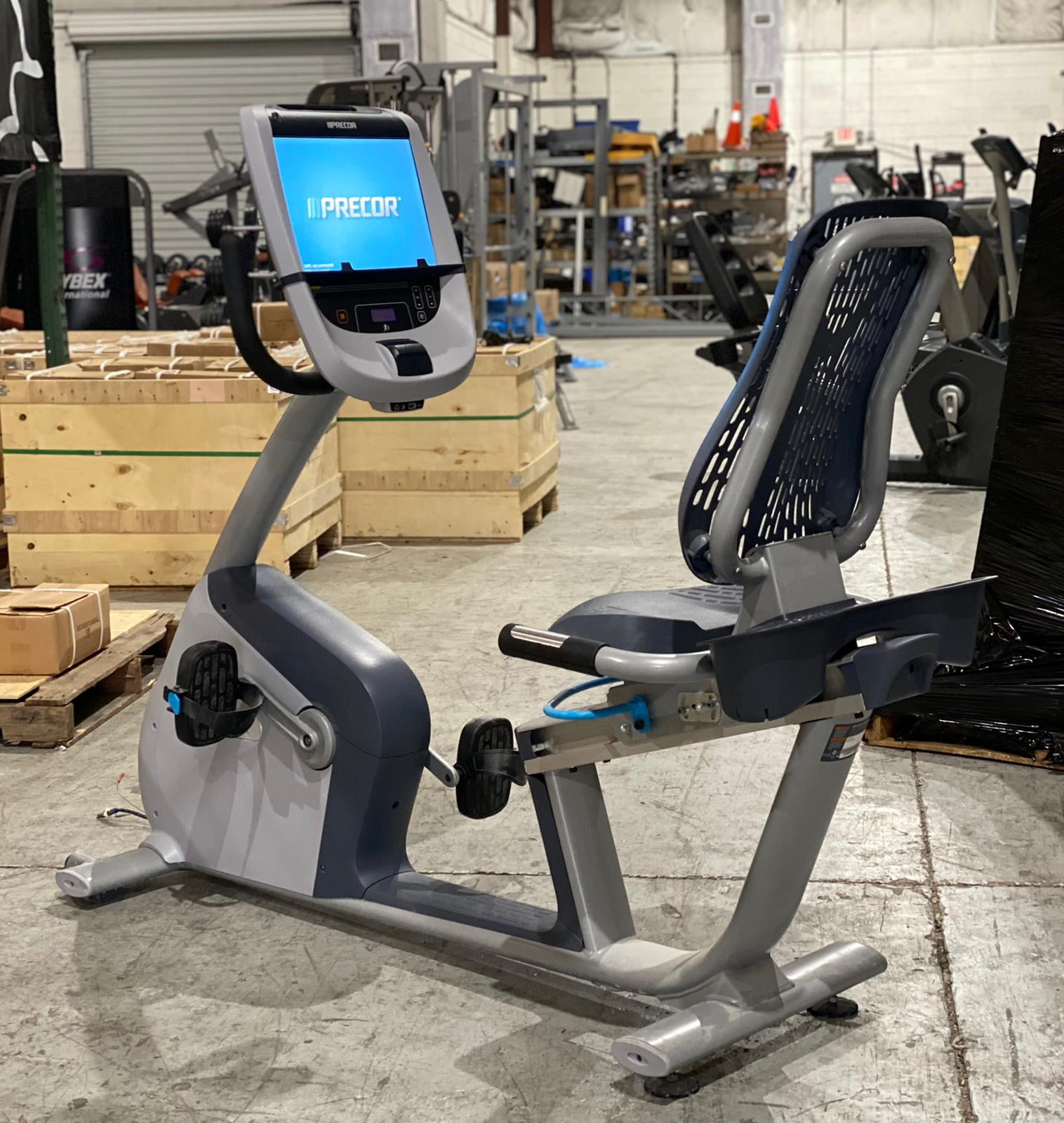 Precor RBK 885 Recumbent Bike w/ P80 