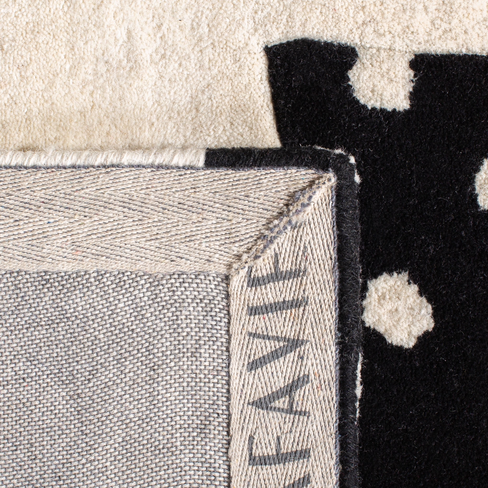 SAFAVIEH Kids Constantine Bunny Wool Area Rug, Black/Ivory, 4' x 6'